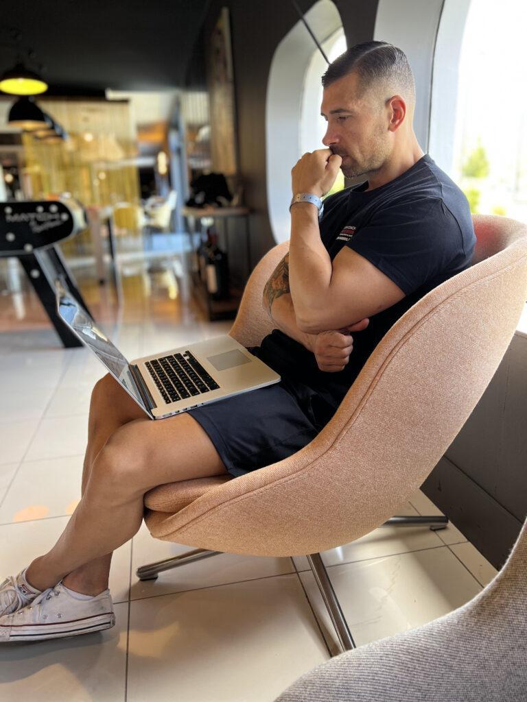 Steph Ramos Coach sportif La rochelle Lifestyle Compétition Tout objectifs physique et mental Steph Ramos Coach sportif La rochelle Lifestyle Compétition Tout objectifs physique et mental